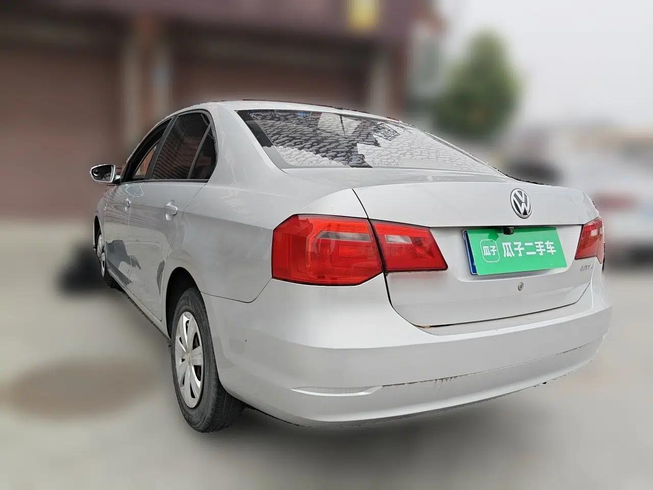 Volkswagen Jetta 2015 Zhuihui Edition 1.4L Manual Fashion Model — миниатюра 4