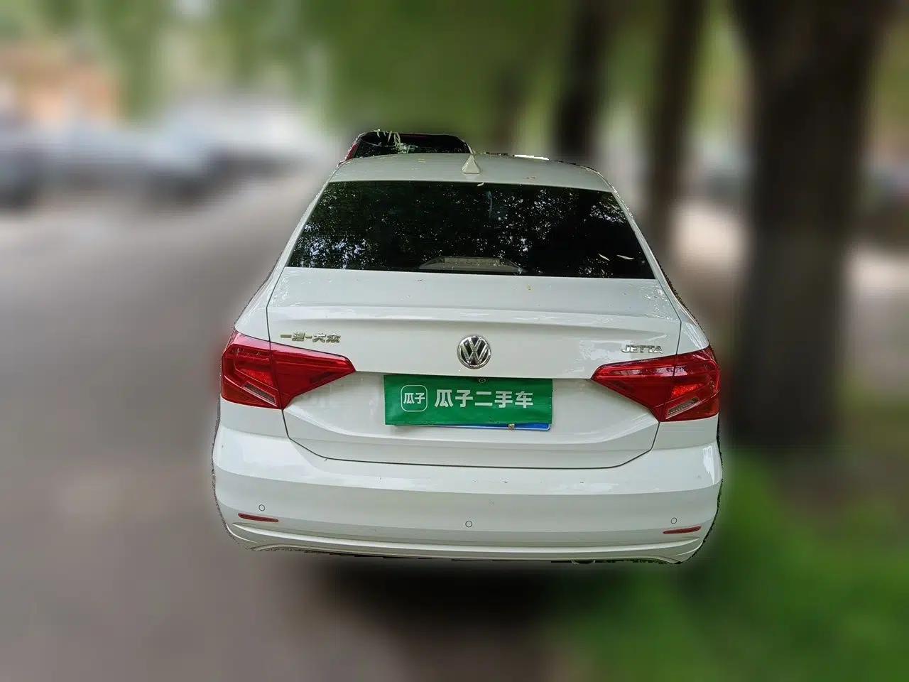 Volkswagen Jetta 2019 Dream Edition 1.4L Manual Fashion Version — миниатюра 5