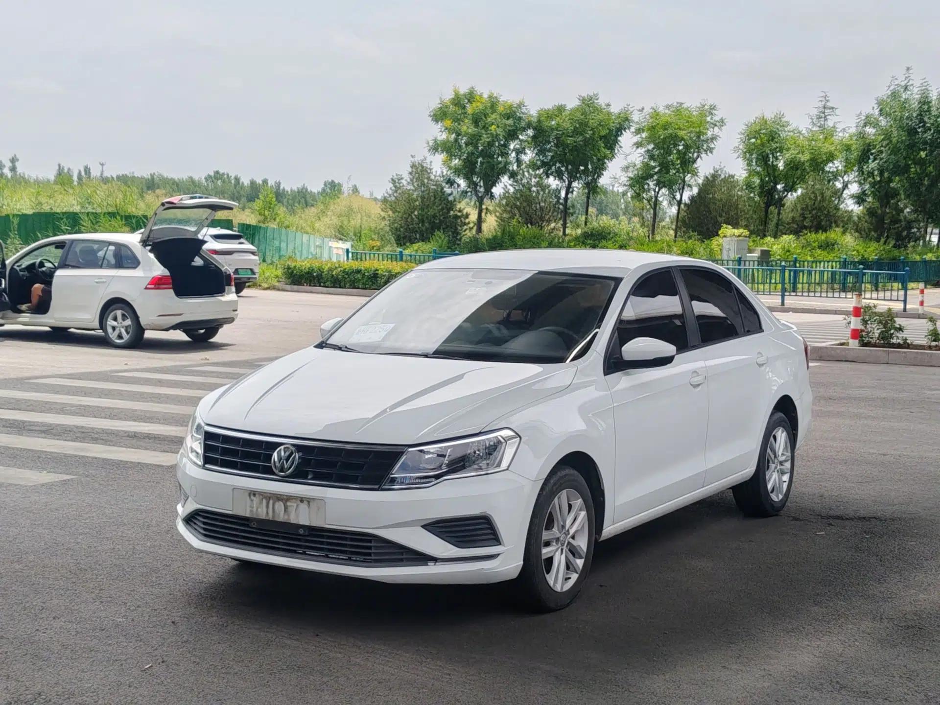 Volkswagen Jetta 2019 Dream Edition 1.5L Manual Fashion Version — миниатюра 1