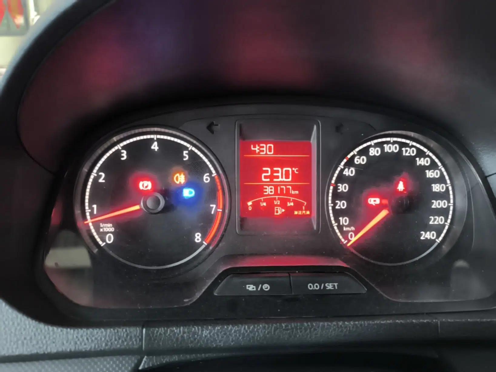 Volkswagen Jetta 2019 Dream Edition 1.4L Manual Fashion Version — миниатюра 14