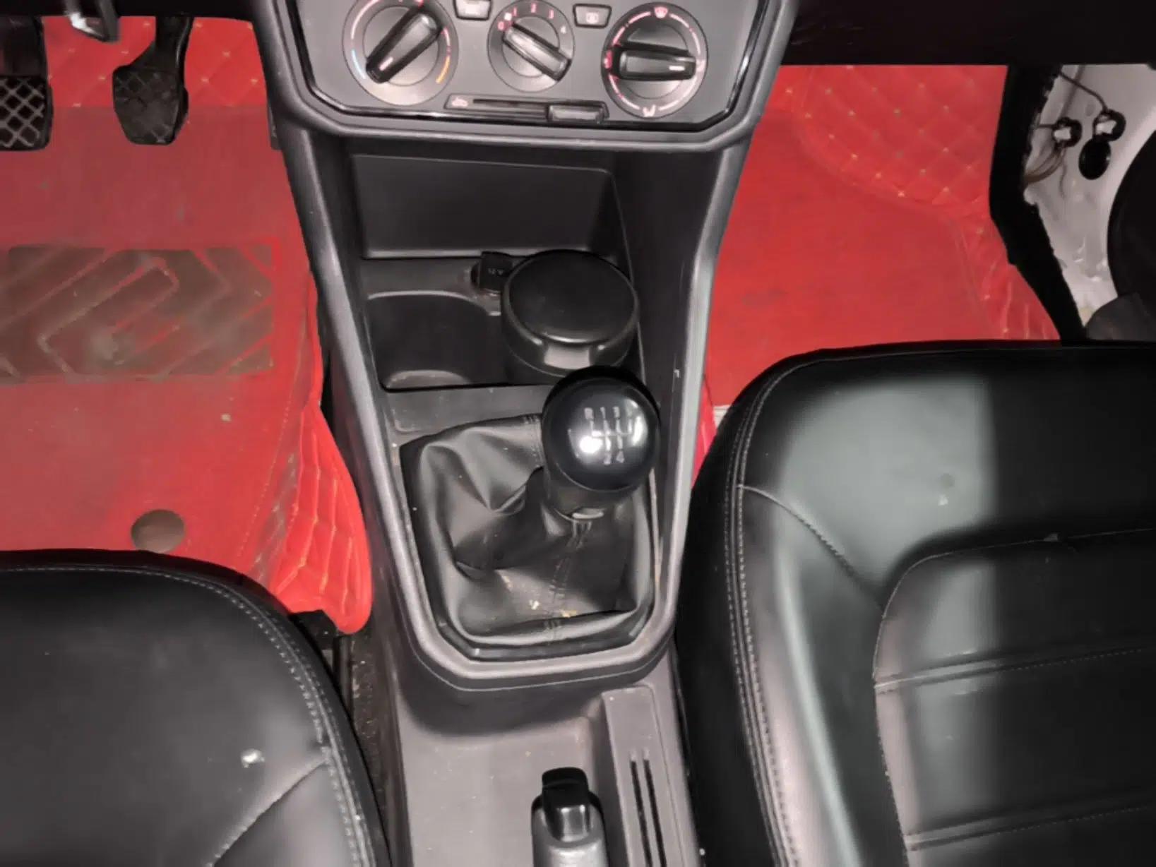 Volkswagen Jetta 2019 Dream Edition 1.4L Manual Fashion Version — миниатюра 16