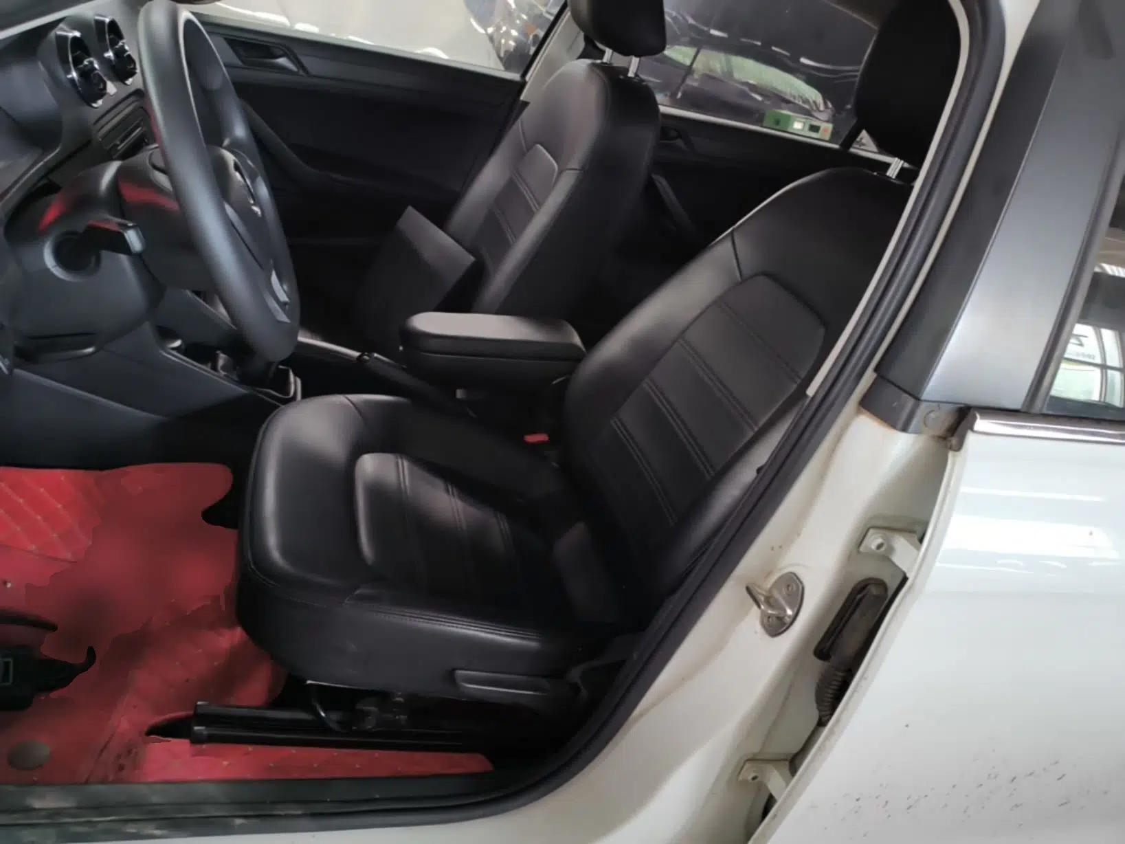 Volkswagen Jetta 2019 Dream Edition 1.4L Manual Fashion Version — миниатюра 17