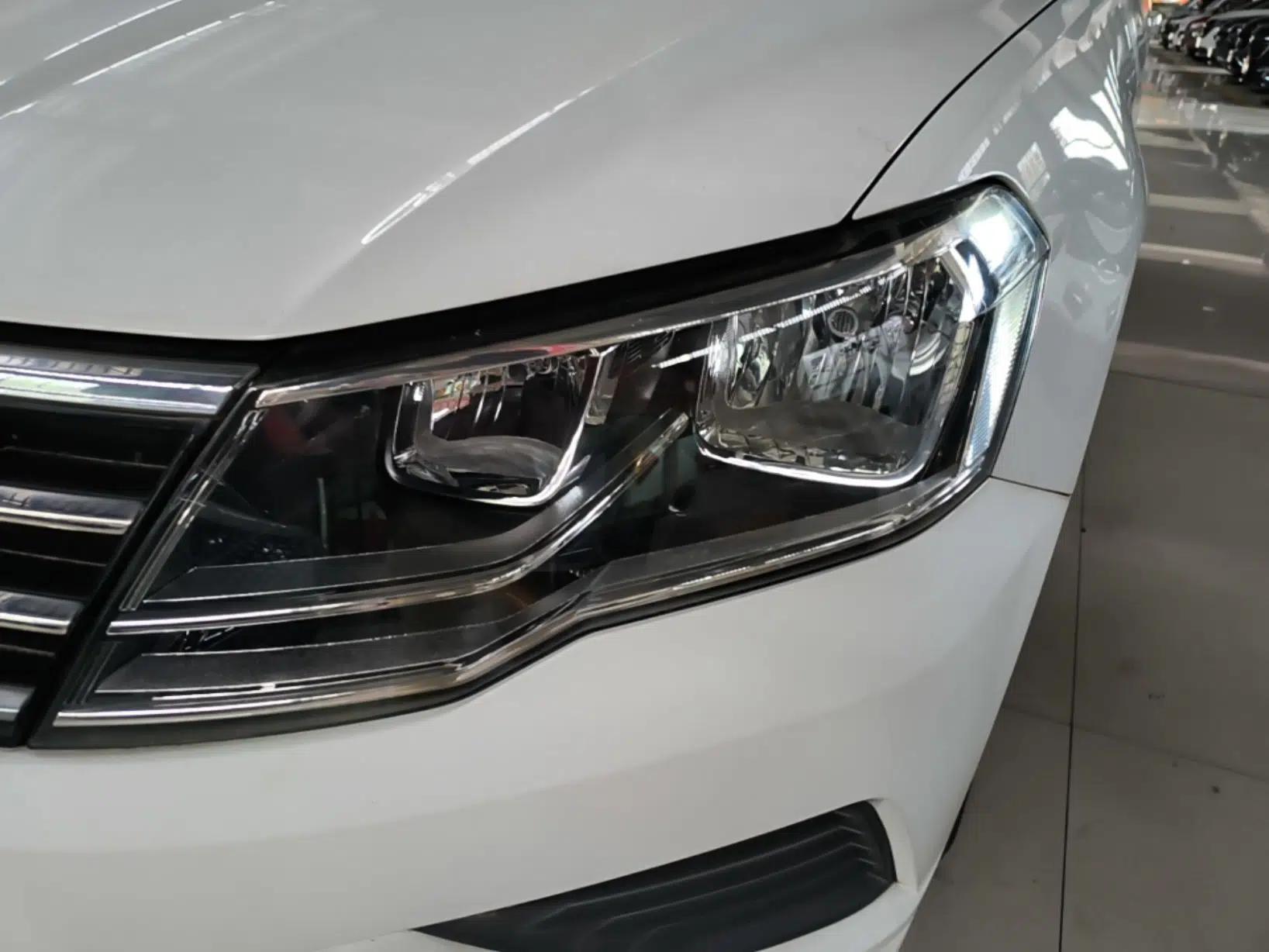 Volkswagen Jetta 2019 Dream Edition 1.4L Manual Fashion Version — миниатюра 8