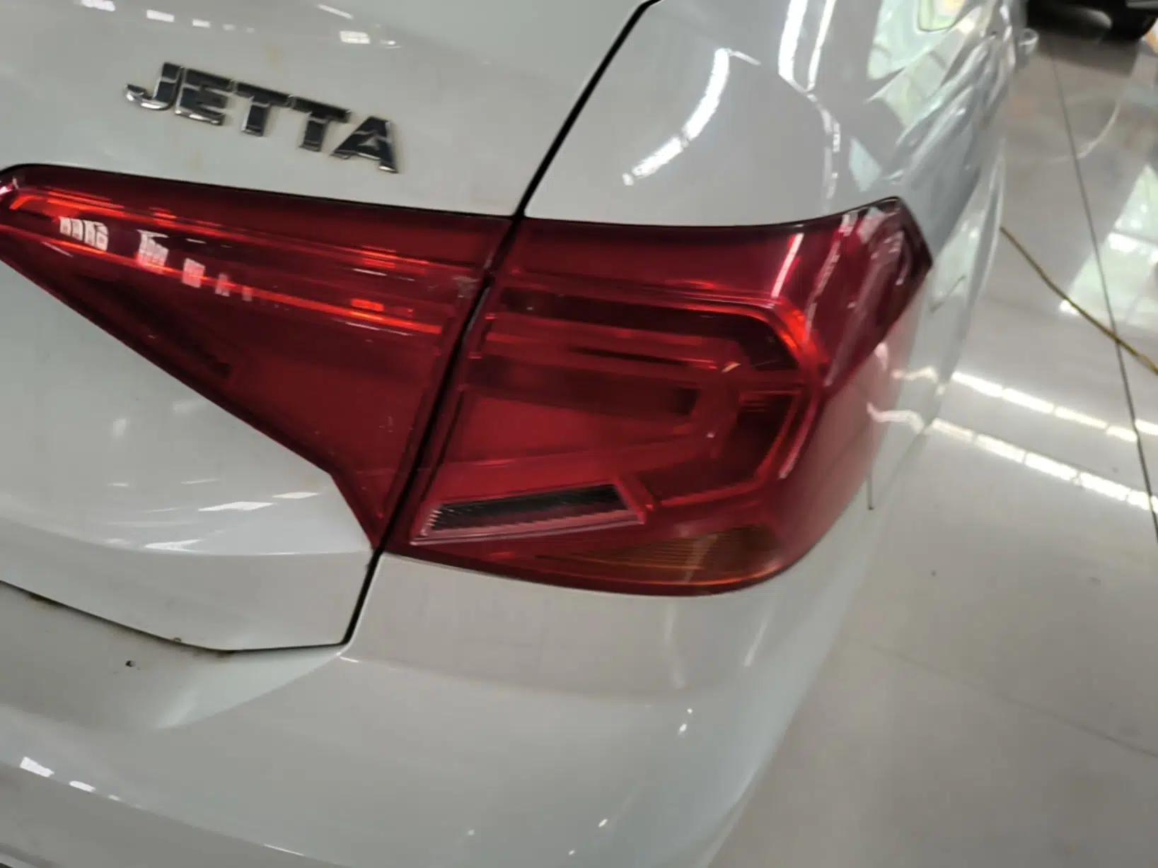 Volkswagen Jetta 2019 Dream Edition 1.4L Manual Fashion Version — миниатюра 9