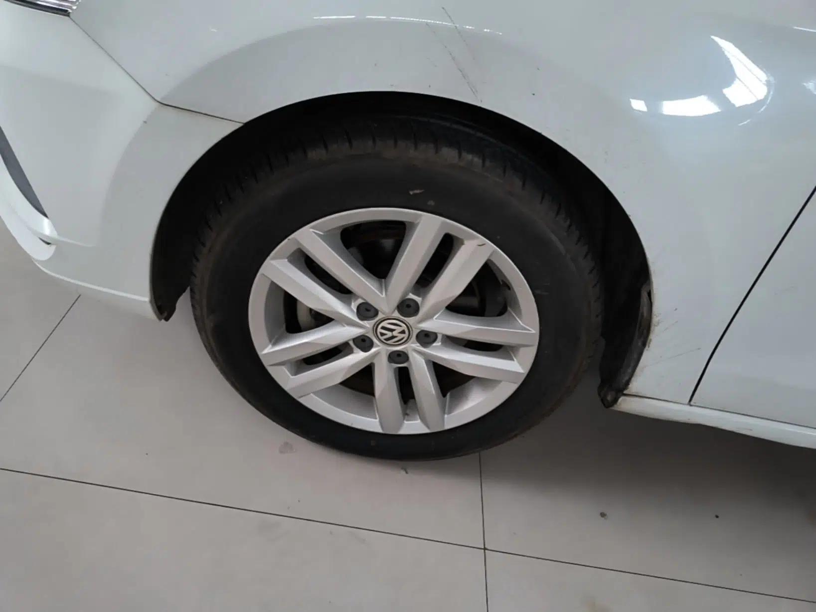 Volkswagen Jetta 2019 Dream Edition 1.4L Manual Fashion Version — миниатюра 10