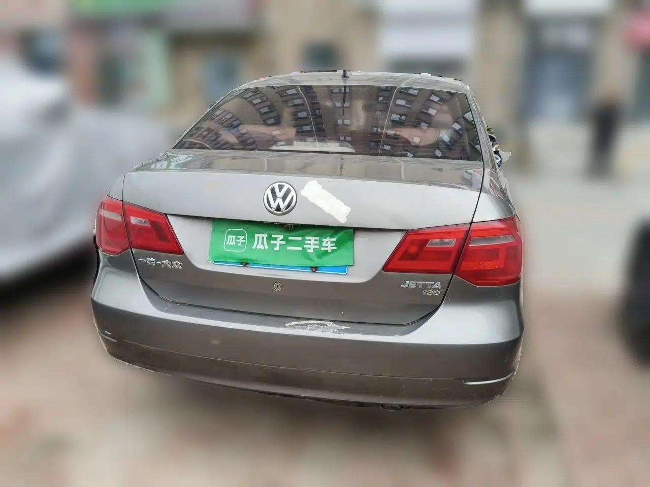 Volkswagen Jetta 2015 Value Edition 1.6L Manual Fashionable Style — миниатюра 5