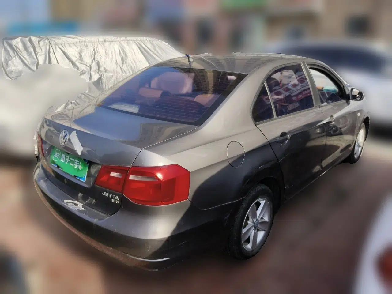 Volkswagen Jetta 2015 Value Edition 1.6L Manual Fashionable Style — миниатюра 6