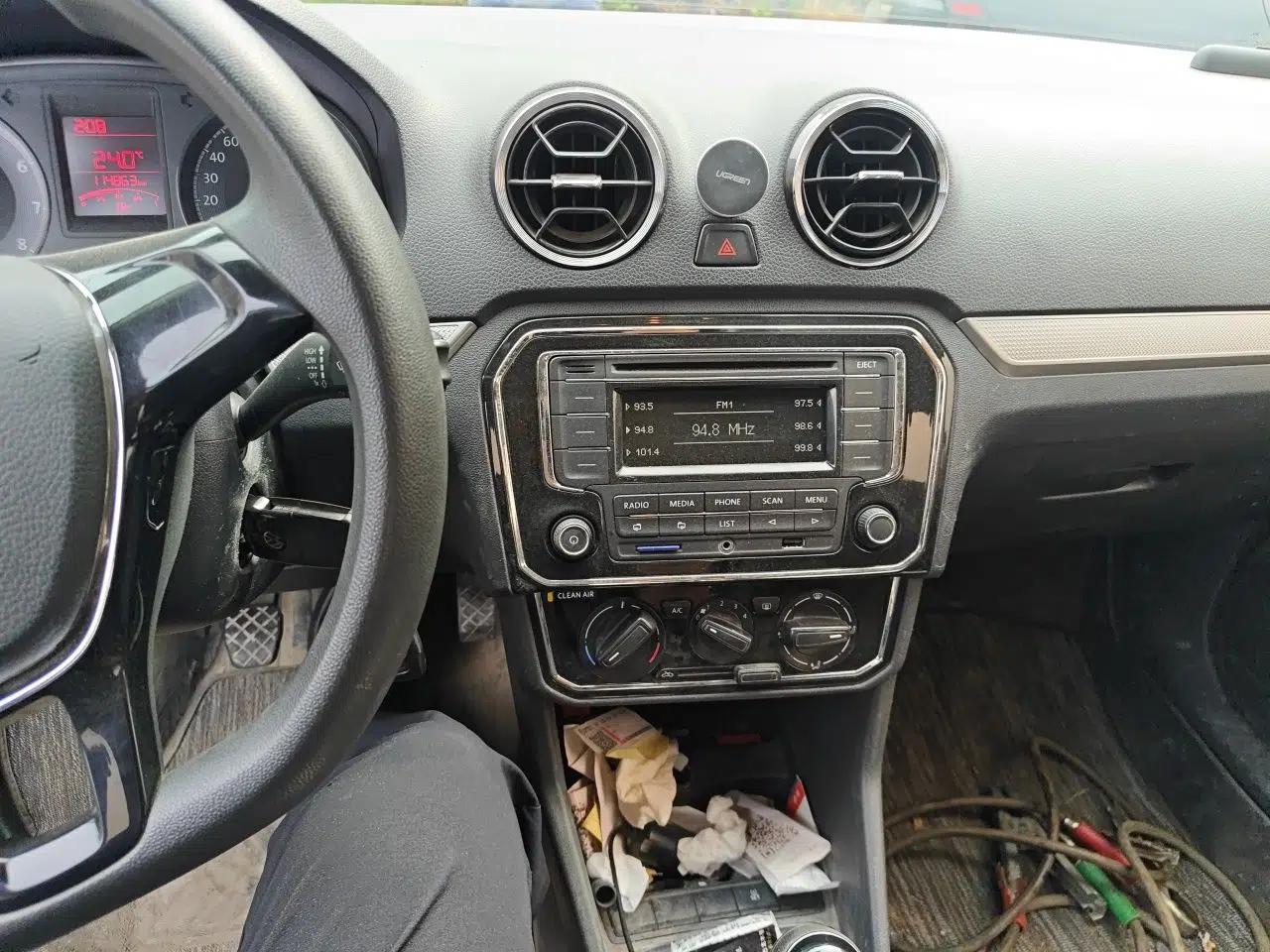 Volkswagen Jetta 2017 1.5L Manual Comfort Model — миниатюра 13