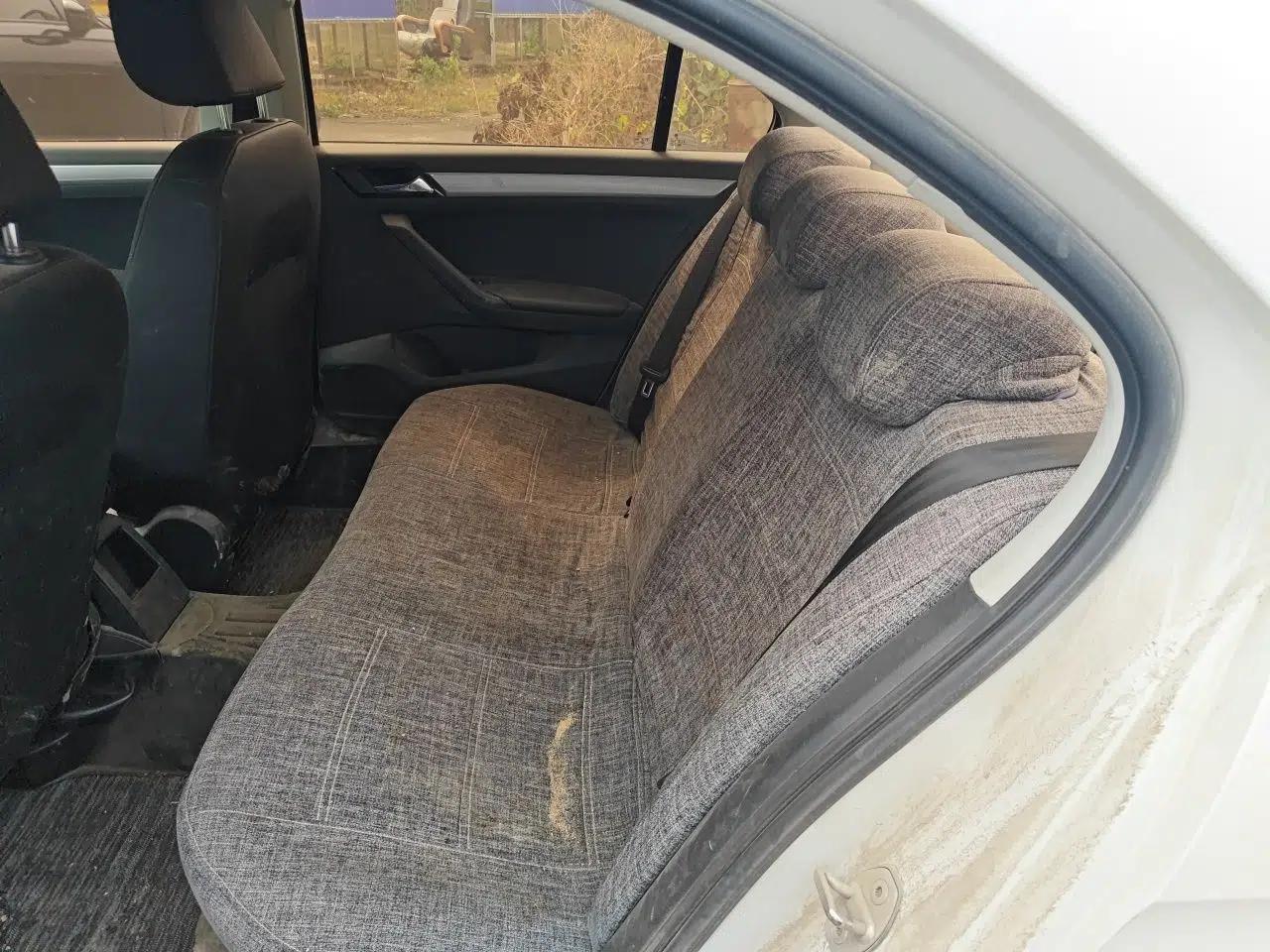 Volkswagen Jetta 2017 1.5L Manual Comfort Model — миниатюра 17