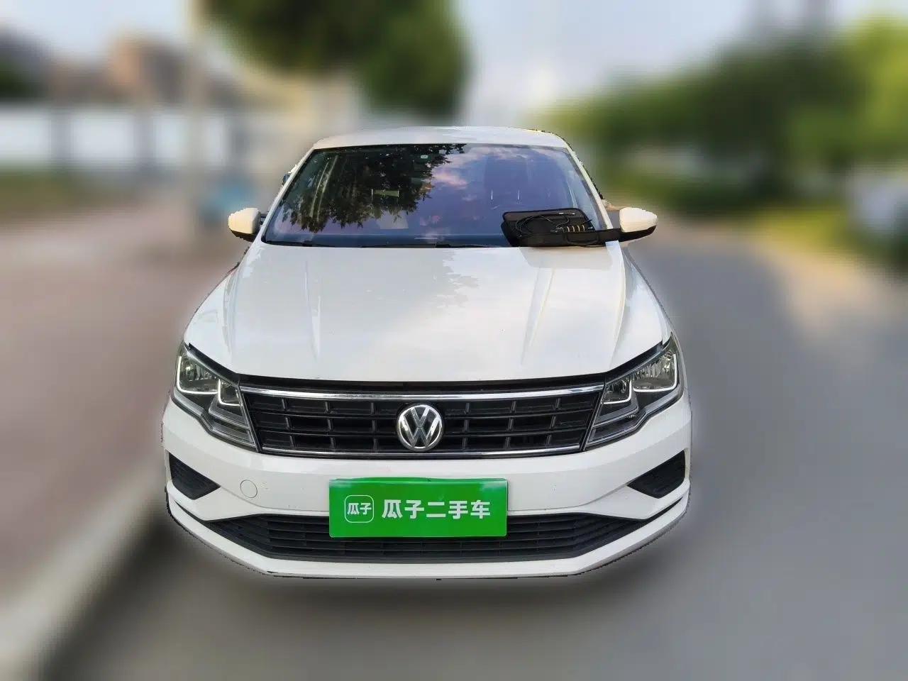 Volkswagen Jetta 2017 1.5L Manual Fashion Edition — миниатюра 2