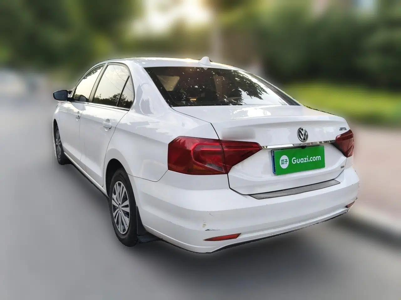 Volkswagen Jetta 2017 1.5L Manual Fashion Edition — миниатюра 4