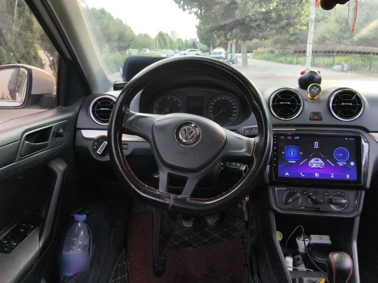 Volkswagen Jetta 2017 1.5L Manual Fashion Edition — миниатюра 10
