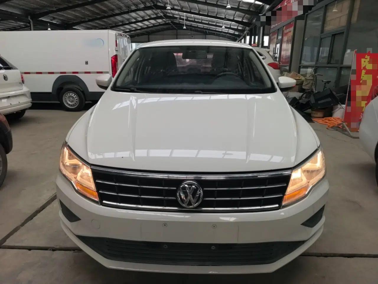 Volkswagen Jetta 2017 1.4L Manual Fashion Edition — миниатюра 2