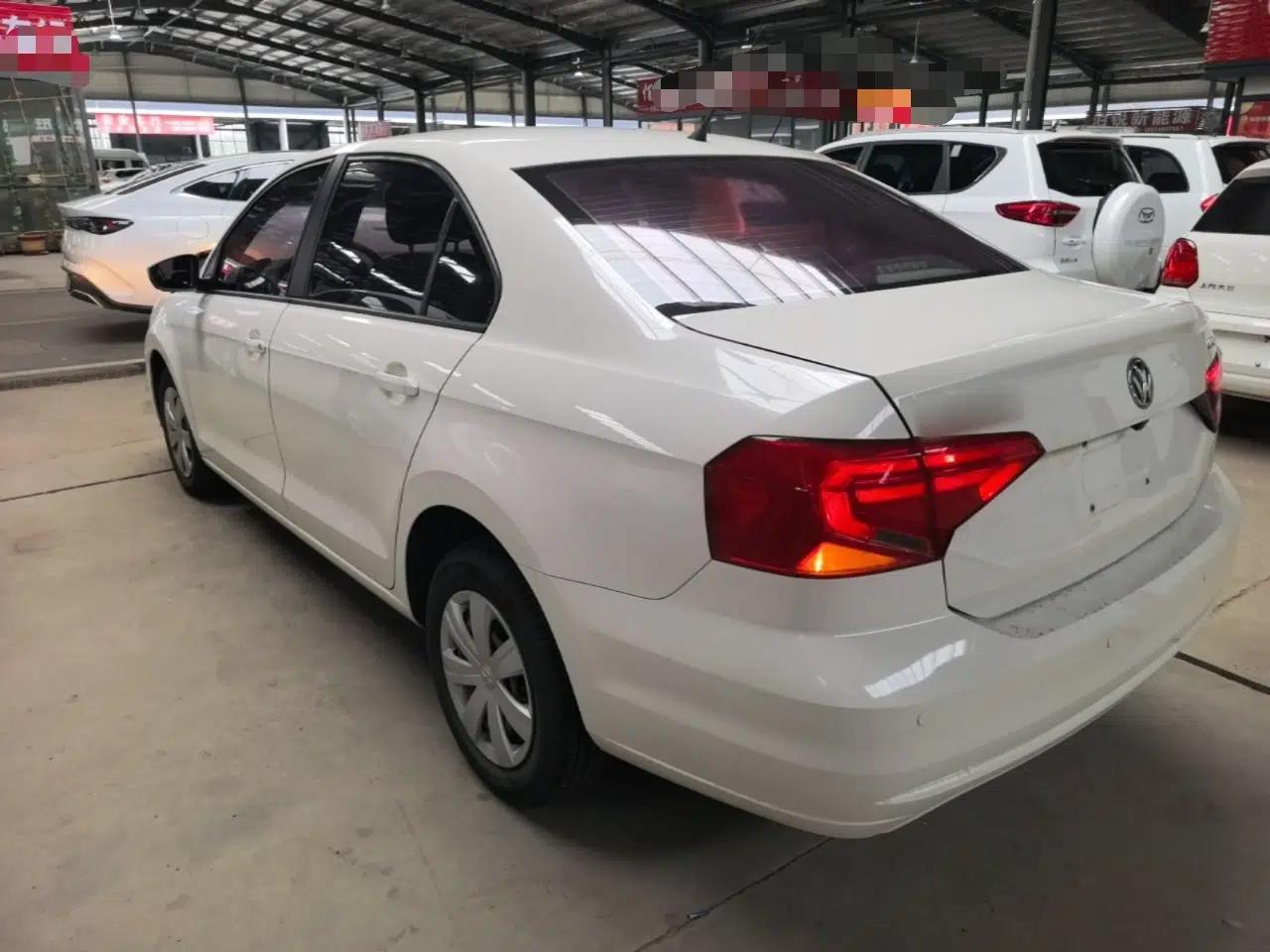 Volkswagen Jetta 2017 1.4L Manual Fashion Edition — миниатюра 4