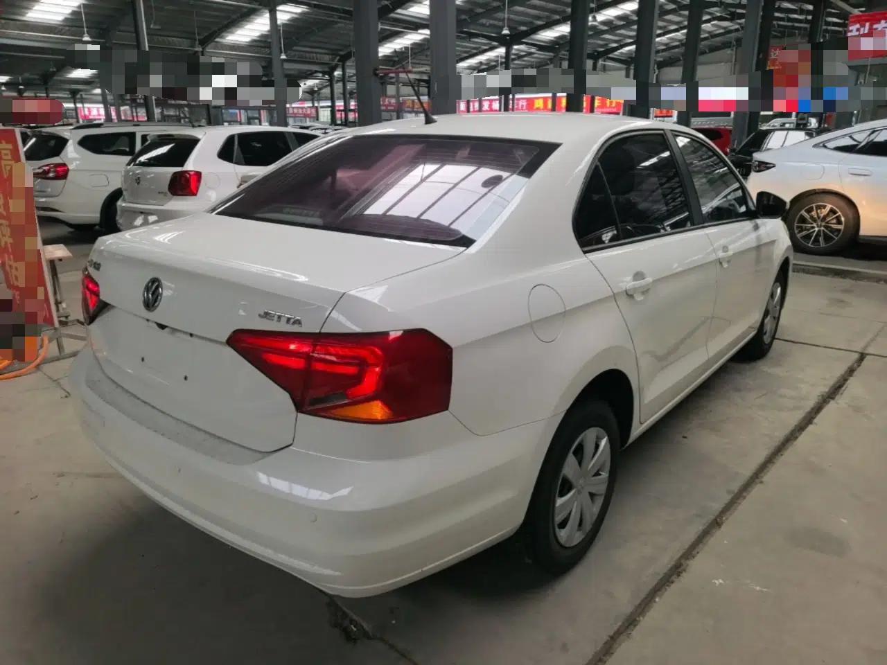 Volkswagen Jetta 2017 1.4L Manual Fashion Edition — миниатюра 6