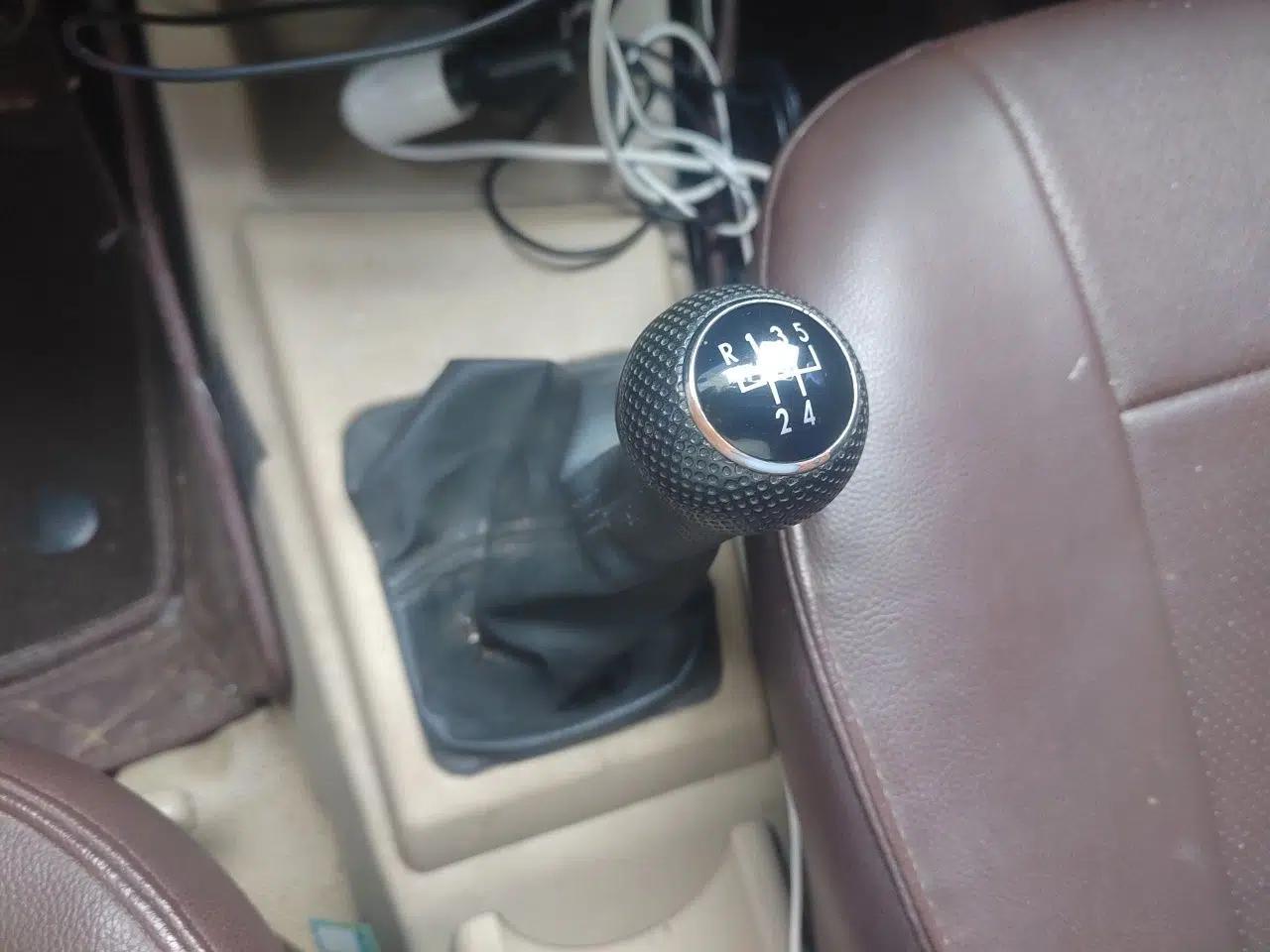 Volkswagen Jetta 2010 1.6L Partner — миниатюра 14