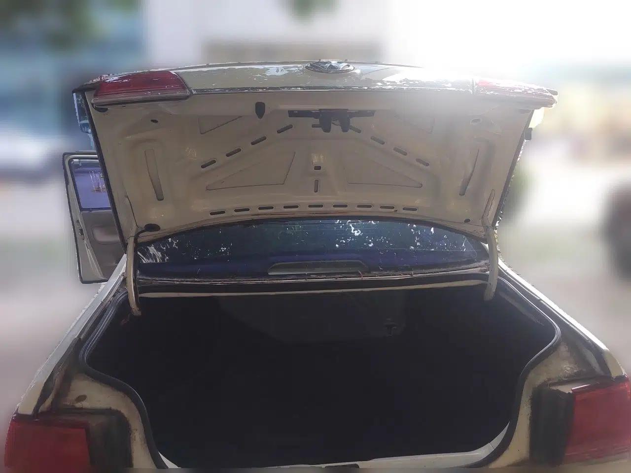Volkswagen Jetta 2010 1.6L Partner — миниатюра 19