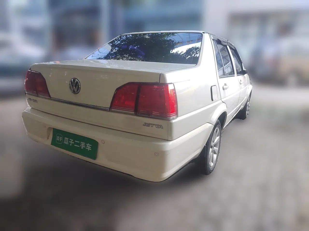 Volkswagen Jetta 2010 1.6L Partner — миниатюра 6