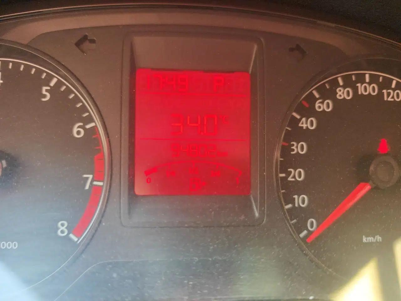 Volkswagen Jetta 2013 1.6L Automatic Fashion Model — миниатюра 12