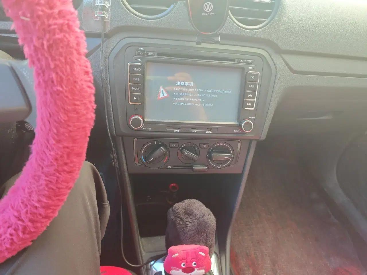 Volkswagen Jetta 2013 1.6L Automatic Fashion Model — миниатюра 13