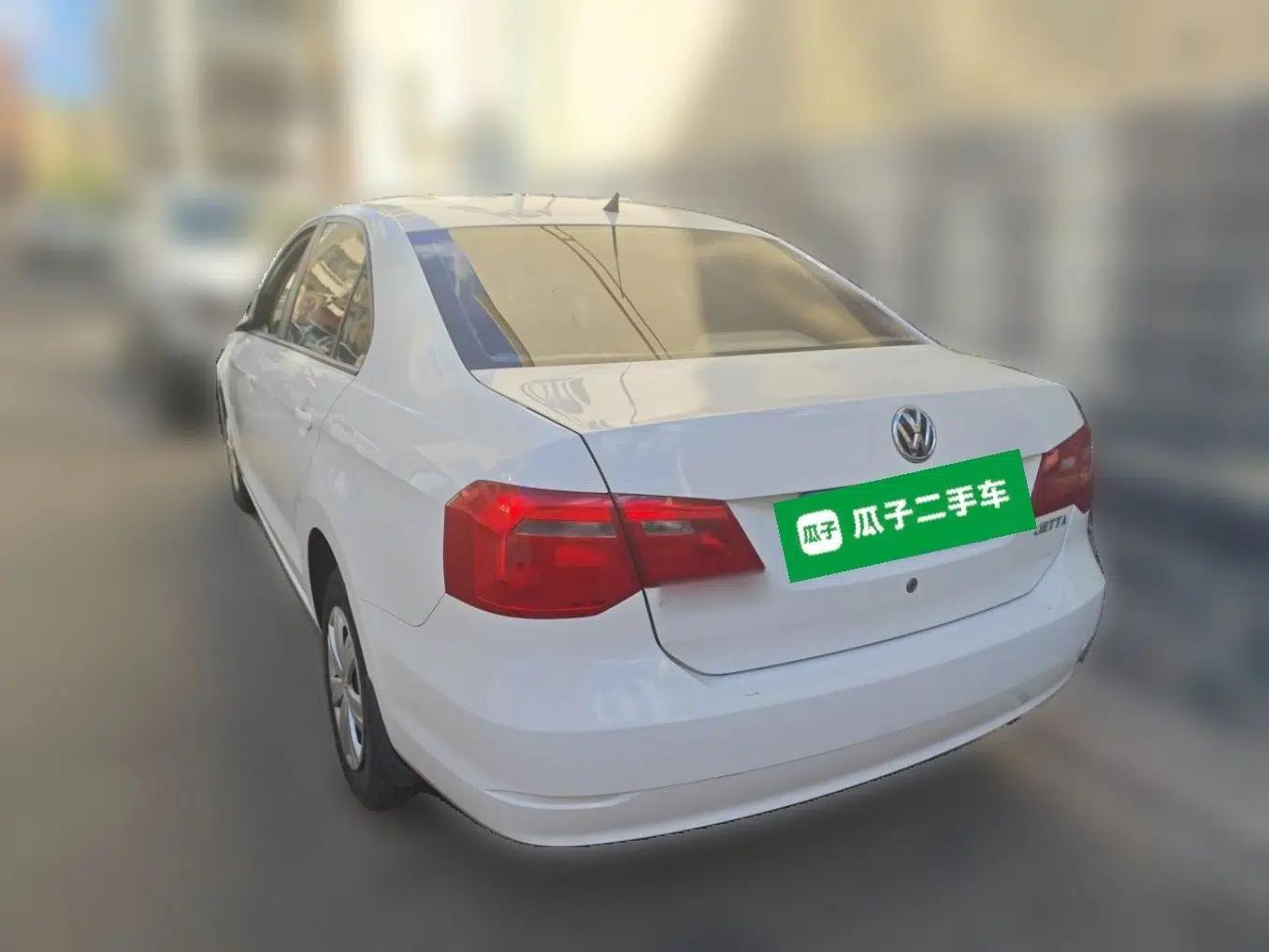 Volkswagen Jetta 2013 1.6L Automatic Fashion Model — миниатюра 4