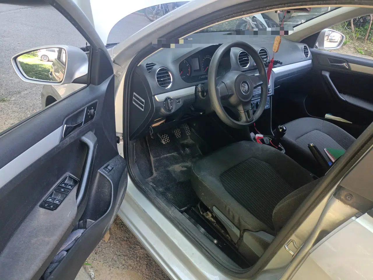 Volkswagen Jetta 2015 1.6L Manual Comfort Model — миниатюра 16