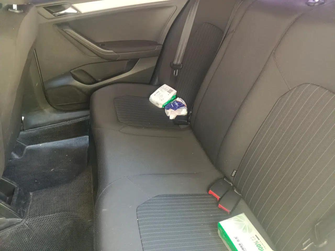 Volkswagen Jetta 2015 1.6L Manual Comfort Model — миниатюра 17