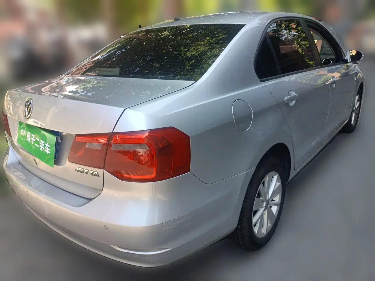 Volkswagen Jetta 2015 1.6L Manual Comfort Model — миниатюра 6