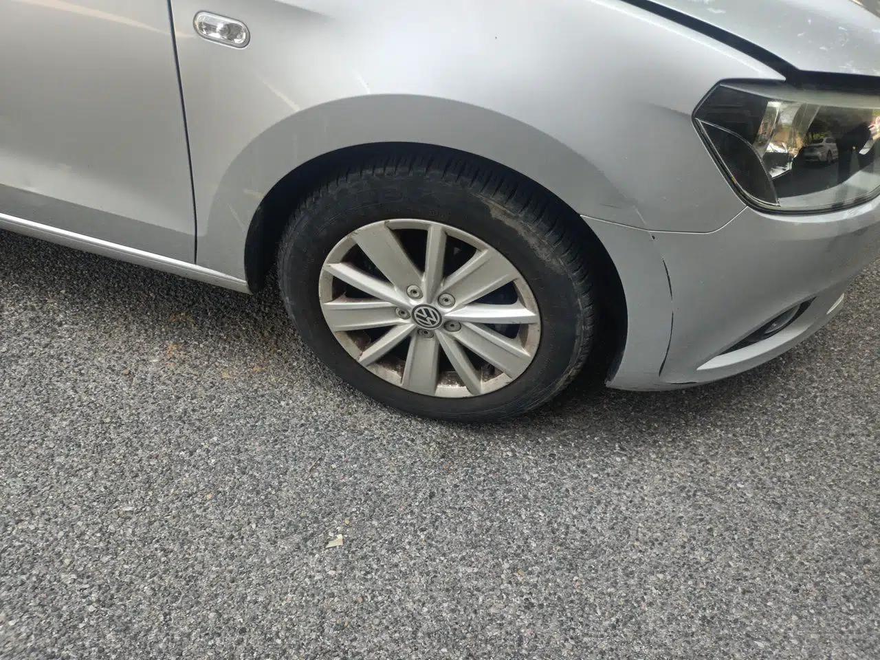 Volkswagen Jetta 2015 1.6L Manual Comfort Model — миниатюра 8