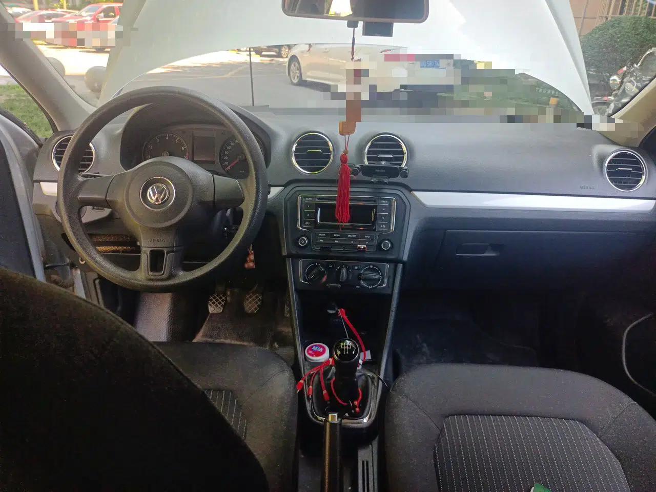 Volkswagen Jetta 2015 1.6L Manual Comfort Model — миниатюра 9
