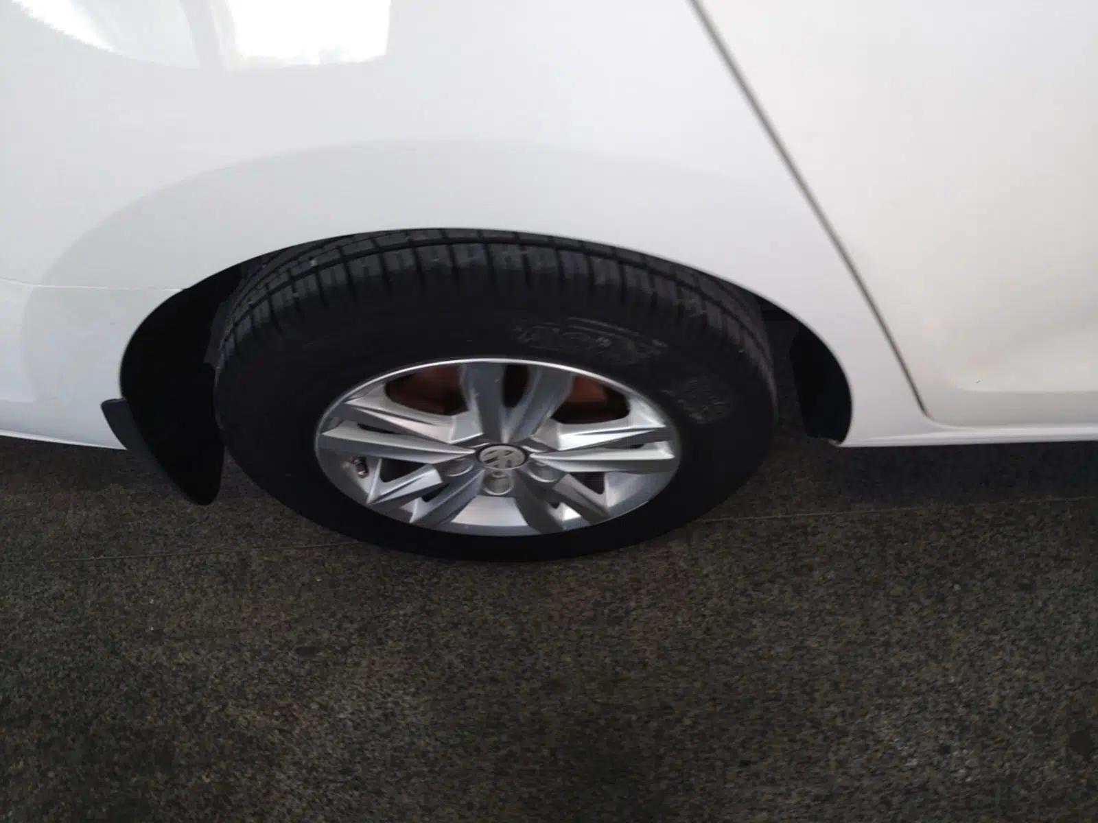 Volkswagen Jetta 2017 1.4L Manual Fashion Edition — миниатюра 11
