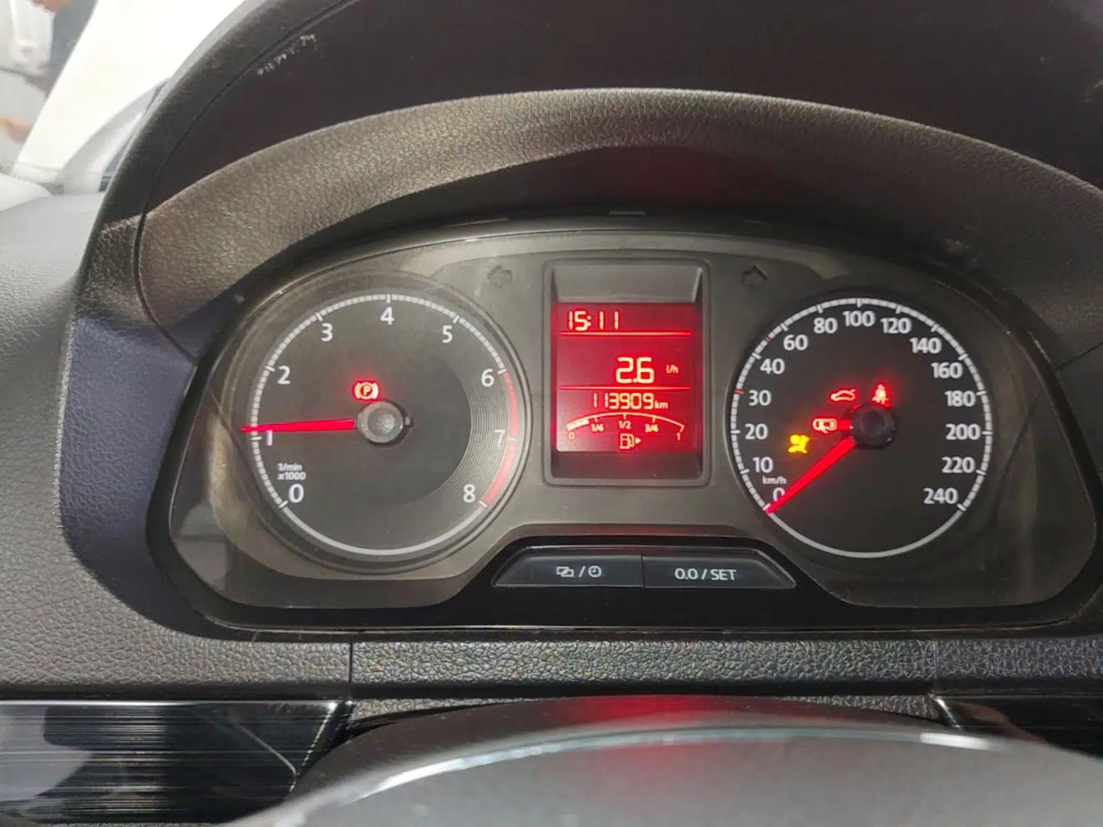 Volkswagen Jetta 2017 1.4L Manual Fashion Edition — миниатюра 14