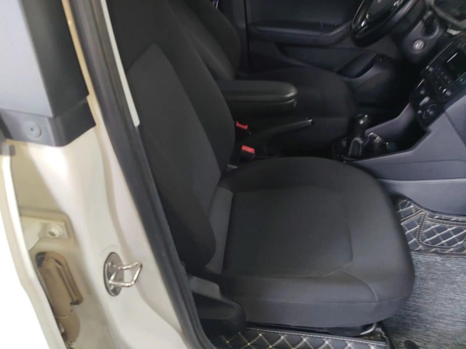 Volkswagen Jetta 2017 1.4L Manual Fashion Edition — миниатюра 19