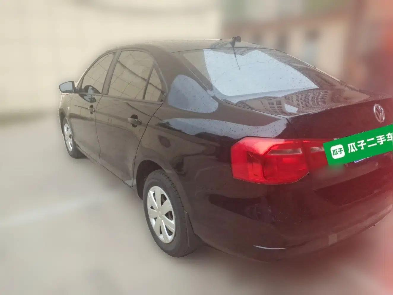 Volkswagen Jetta 2015 1.4L Manual Fashion Model — миниатюра 4