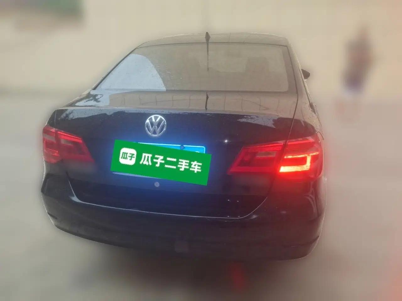 Volkswagen Jetta 2015 1.4L Manual Fashion Model — миниатюра 5