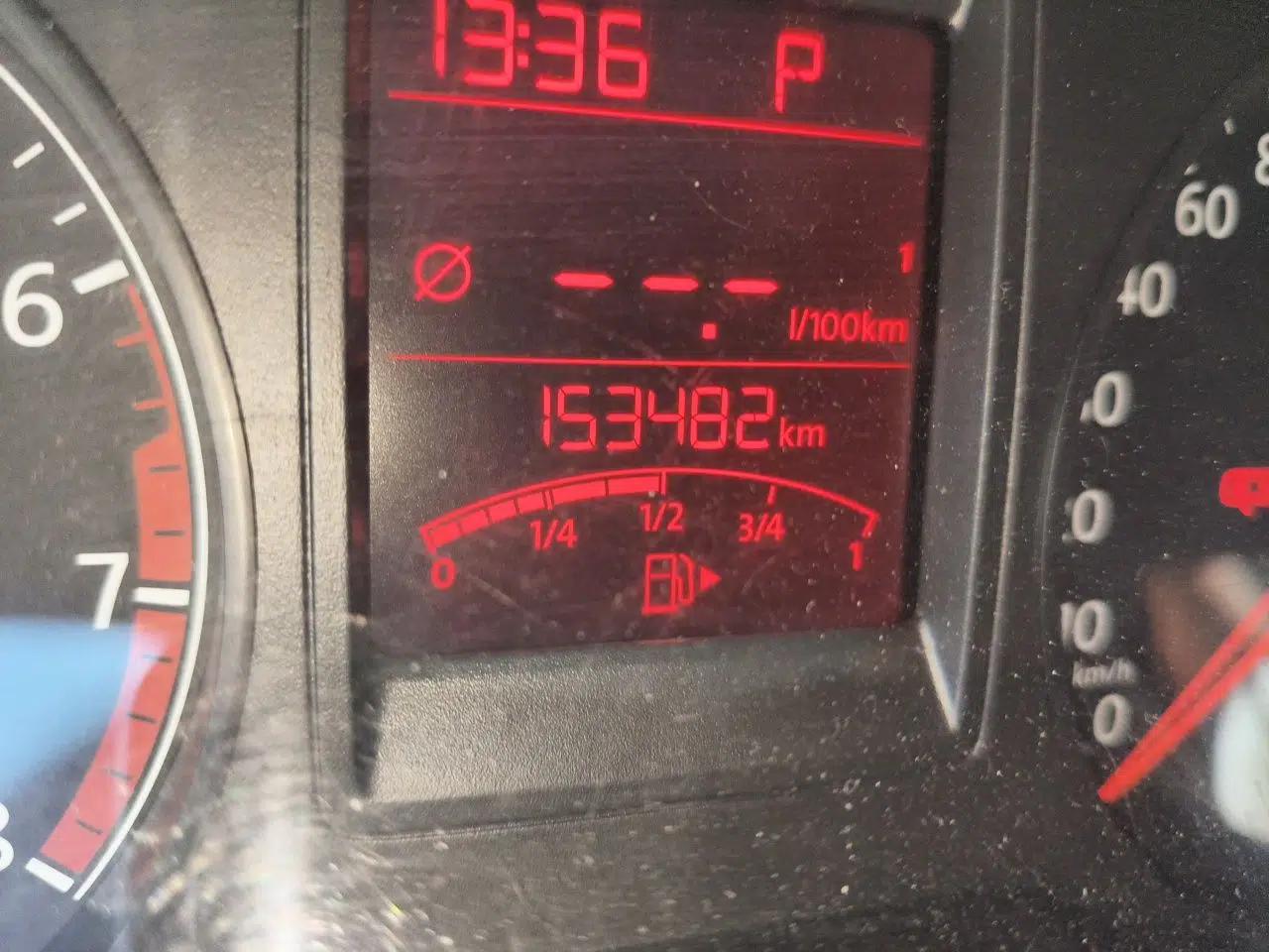 Volkswagen Jetta 2015 Value Edition 1.6L Automatic Comfort Version — миниатюра 12