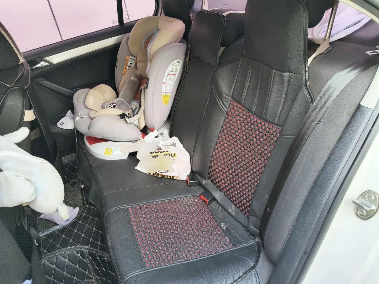 Volkswagen Jetta 2015 Value Edition 1.6L Automatic Comfort Version — миниатюра 17