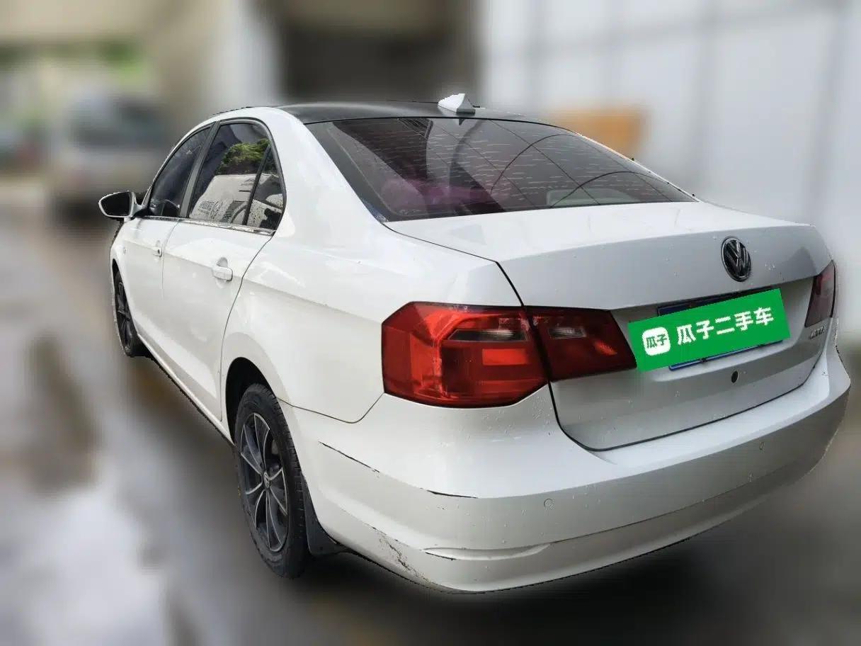 Volkswagen Jetta 2015 Value Edition 1.6L Automatic Comfort Version — миниатюра 4
