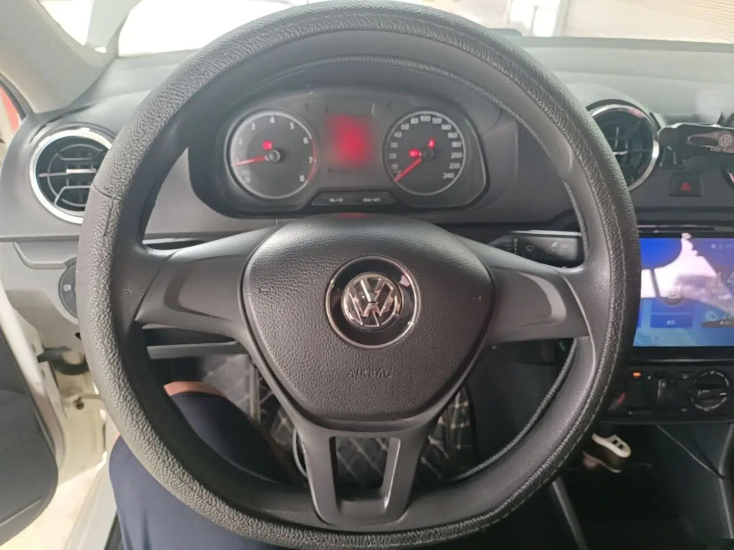 Volkswagen Jetta 2017 1.5L Manual Fashion Edition — миниатюра 13