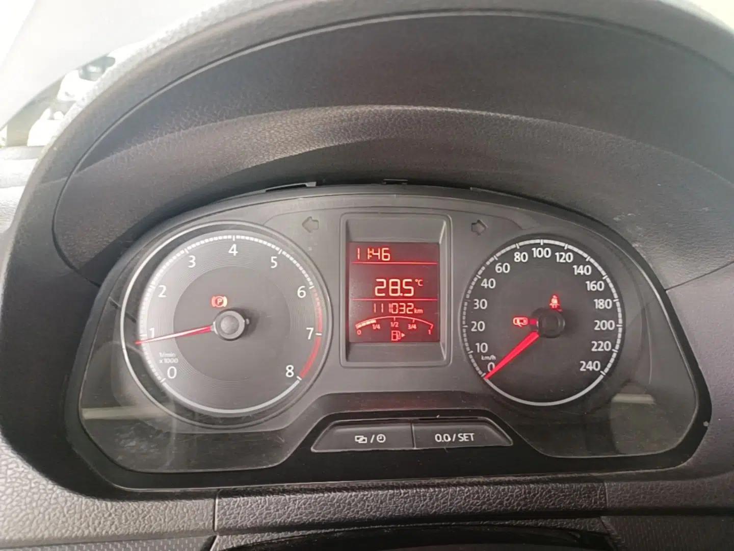 Volkswagen Jetta 2017 1.5L Manual Fashion Edition — миниатюра 14