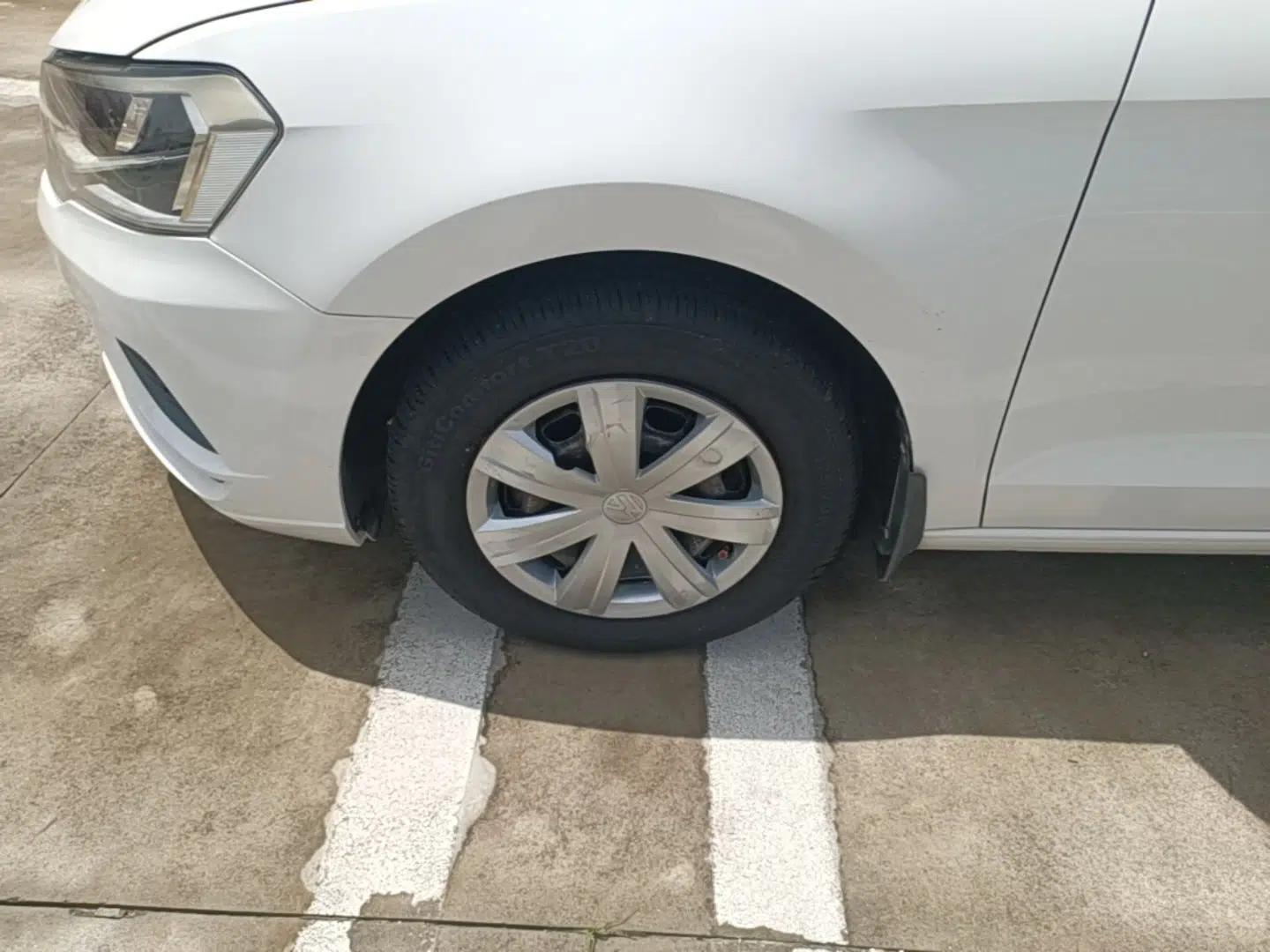 Volkswagen Jetta 2017 1.5L Manual Fashion Edition — миниатюра 10