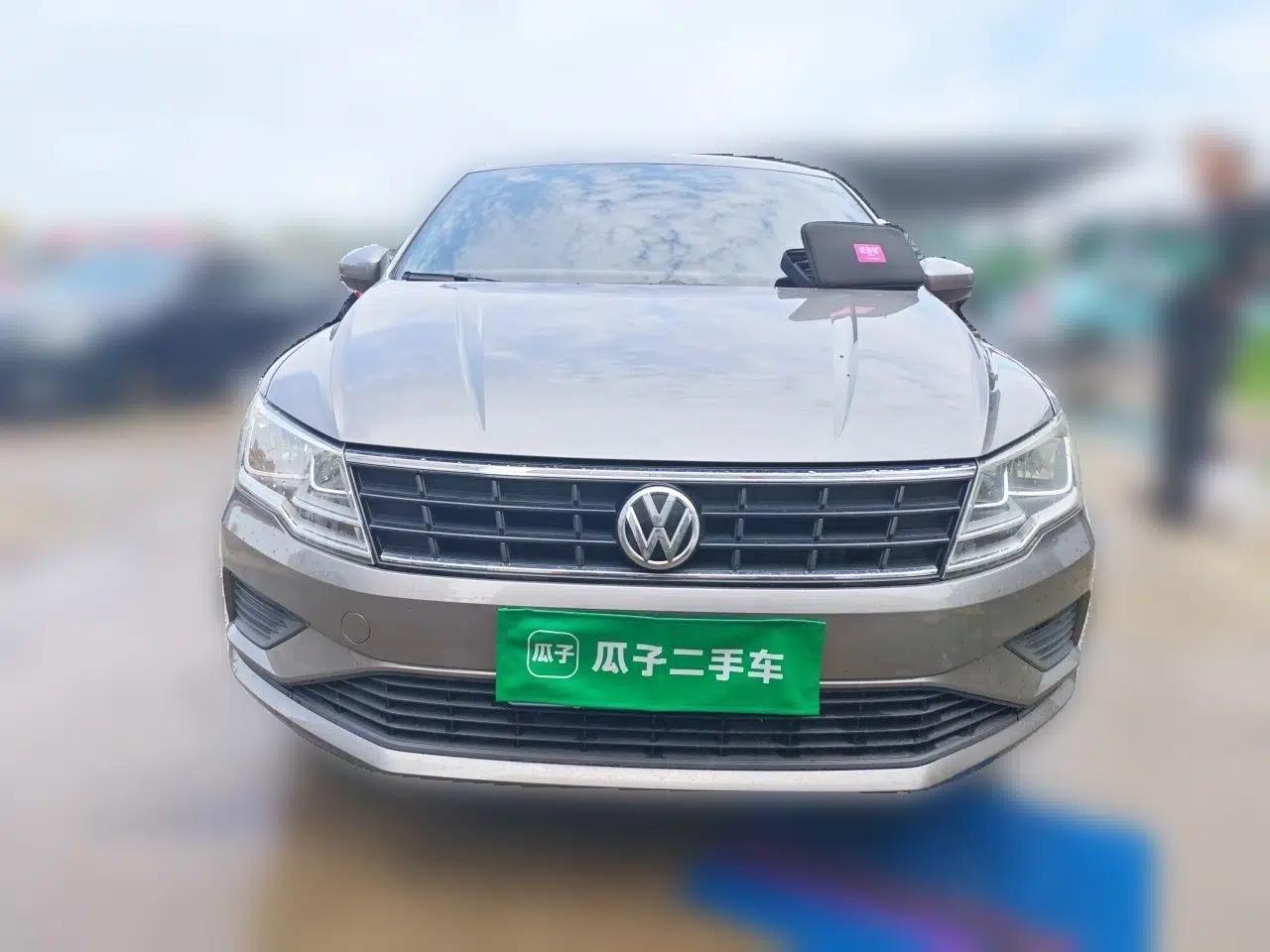 Volkswagen Jetta 2017 1.4L Manual Fashion Edition — миниатюра 2