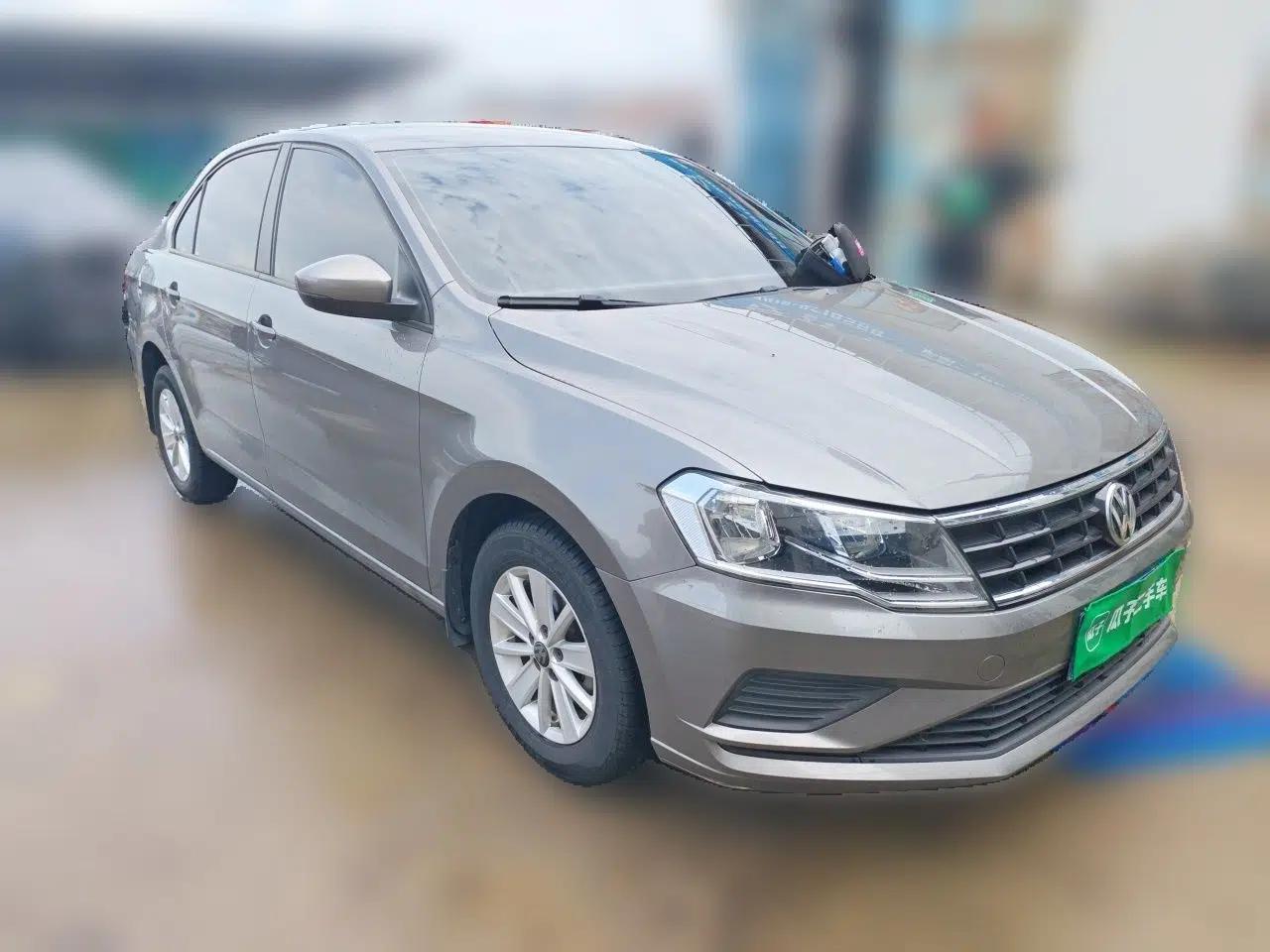 Volkswagen Jetta 2017 1.4L Manual Fashion Edition — миниатюра 3