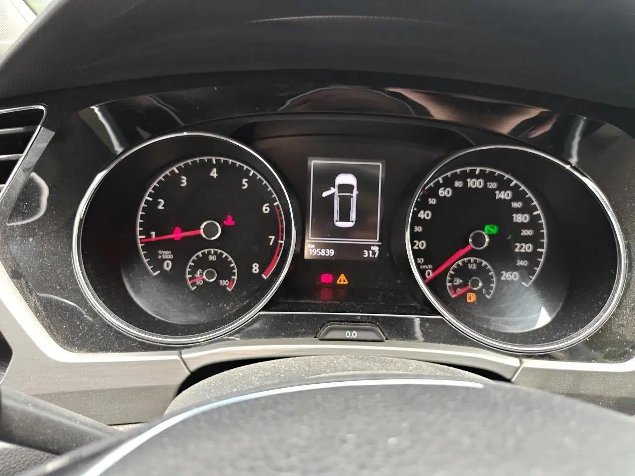 Volkswagen Touran 2016 Volkswagen Touran L 280TSI DSG Comfort Edition — миниатюра 11
