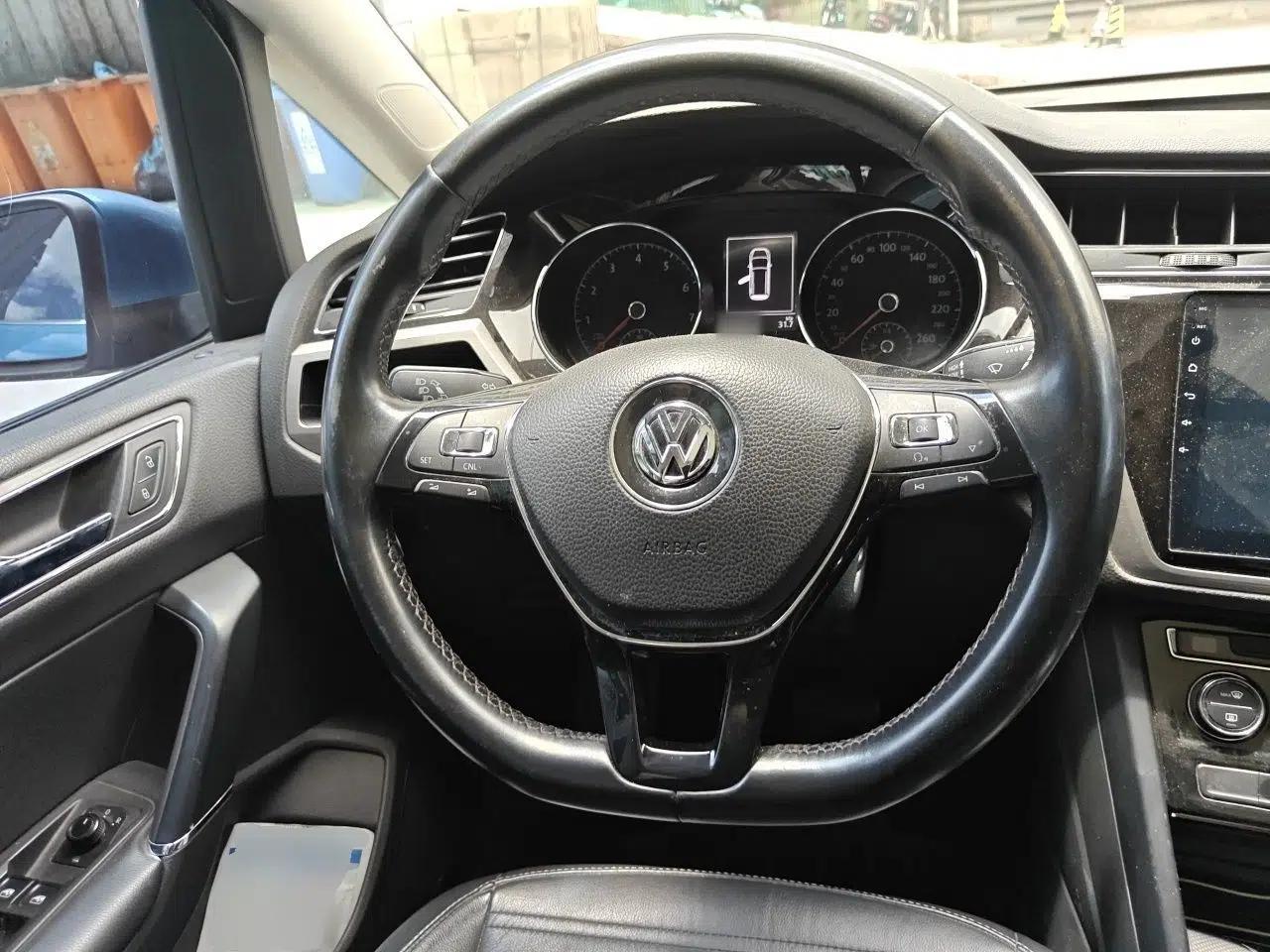 Volkswagen Touran 2016 Volkswagen Touran L 280TSI DSG Comfort Edition — миниатюра 10