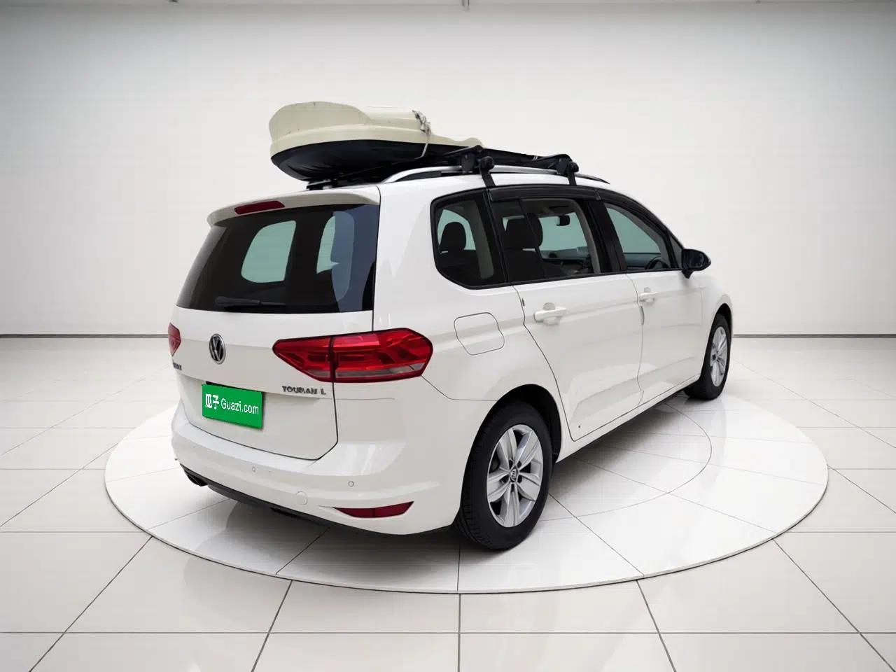 Volkswagen Touran 2016 Volkswagen Touran L 280TSI Manual Trend Edition — миниатюра 6