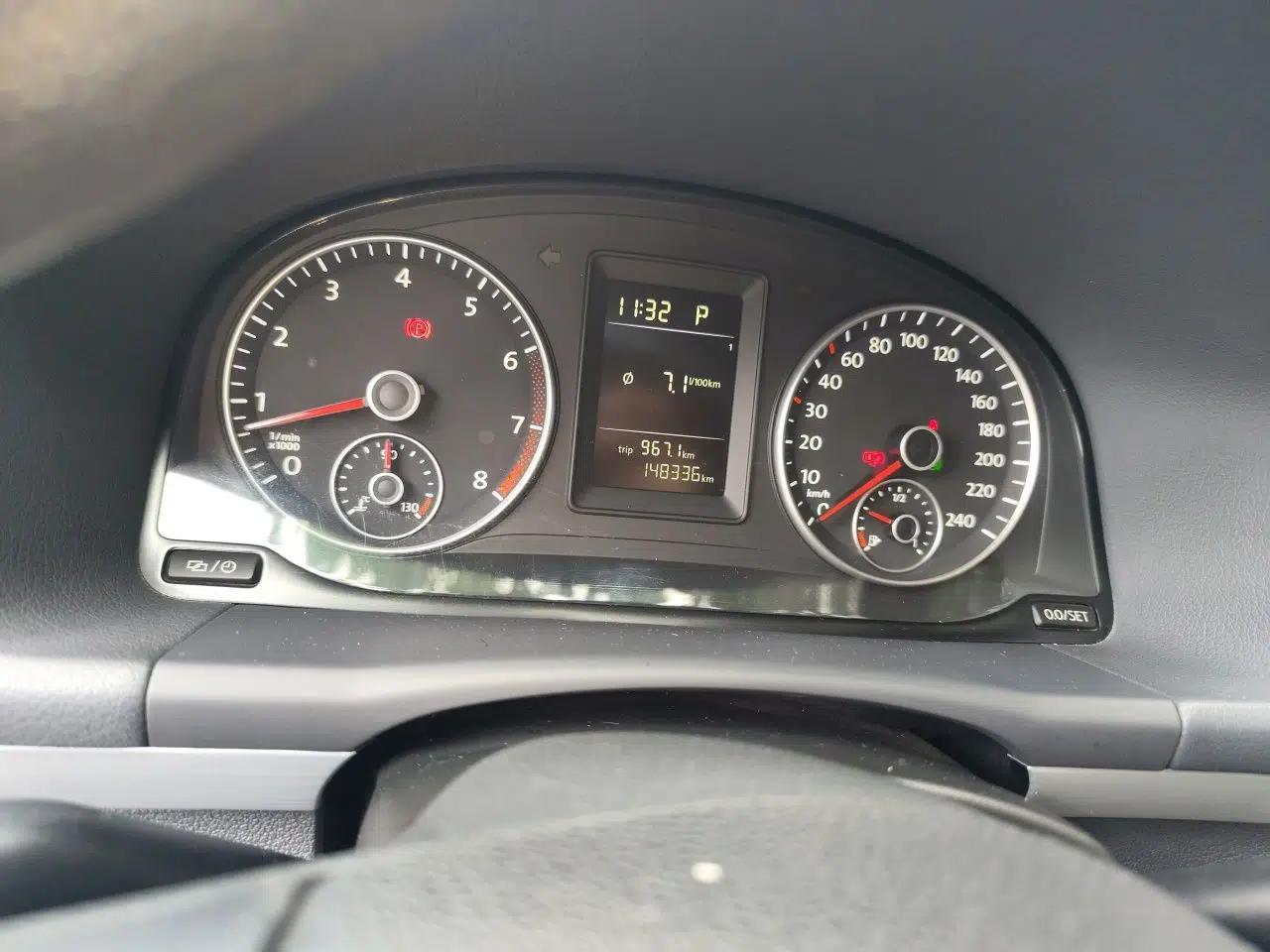 Volkswagen Touran 2015 1.4T DSG Comfort Edition 5 Seats — миниатюра 11