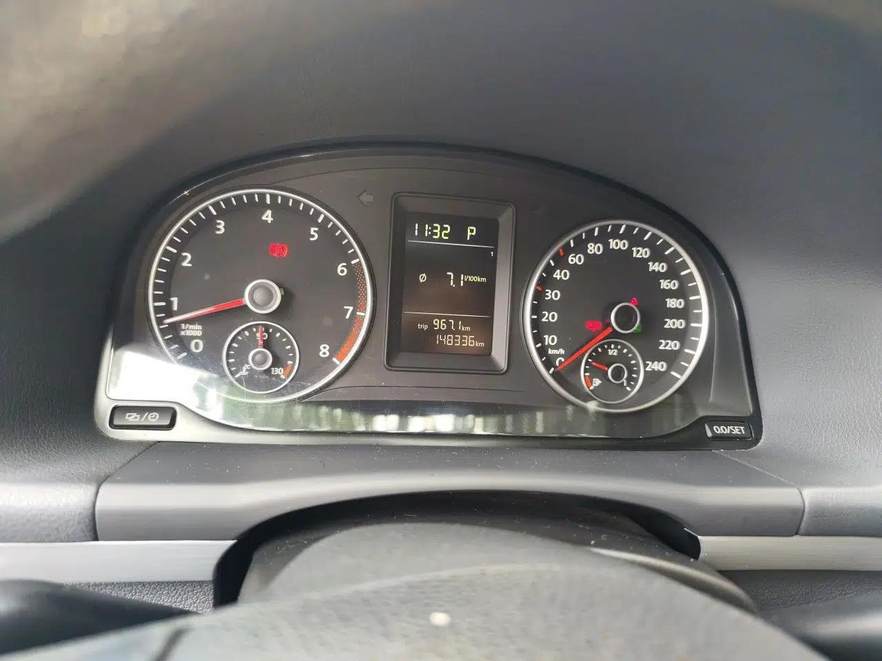Volkswagen Touran 2015 1.4T DSG Comfort Edition 5 Seats — миниатюра 12
