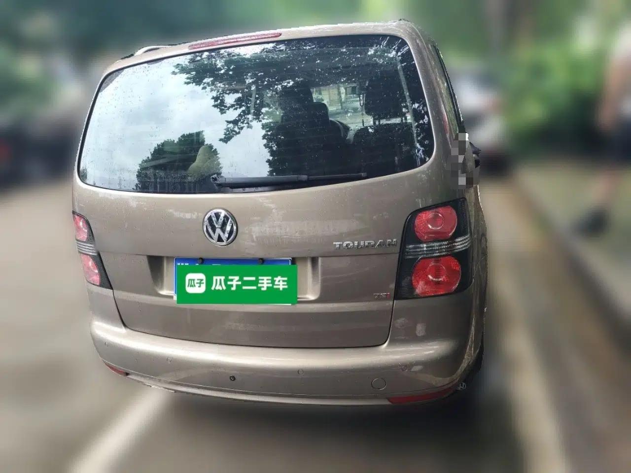 Volkswagen Touran 2015 1.4T DSG Comfort Edition 5 Seats — миниатюра 5