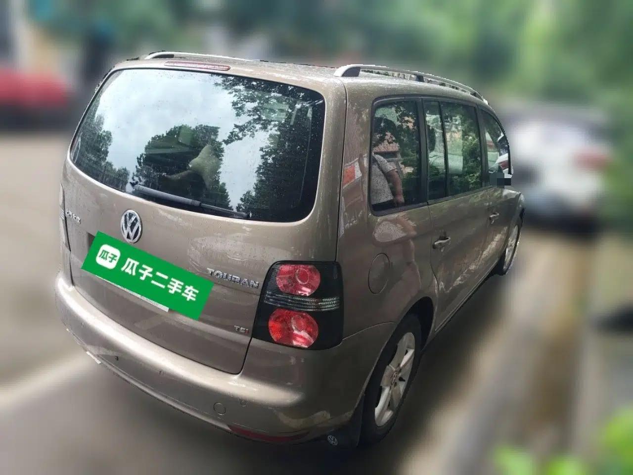 Volkswagen Touran 2015 1.4T DSG Comfort Edition 5 Seats — миниатюра 6